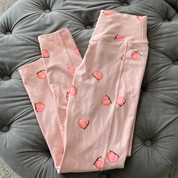 PINK Victoria's Secret Pants - Pink peach 🍑 leggings in great condition with side pockets:). Very cute 🥰